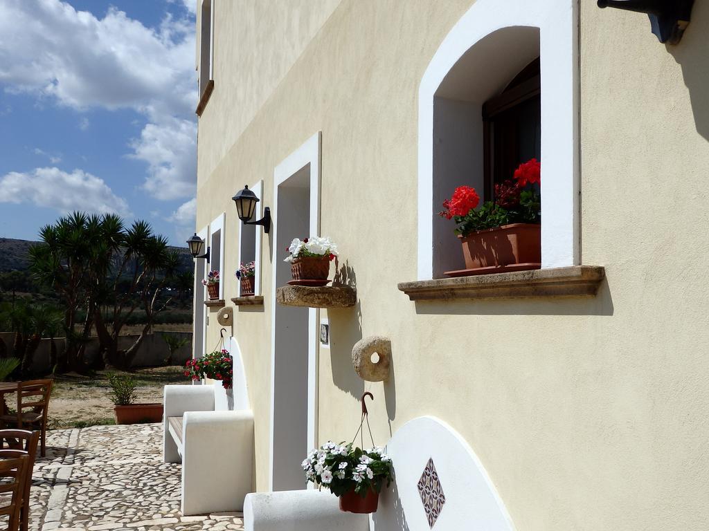 Baglio Cofano Rooms & Relax Кустоначи Экстерьер фото